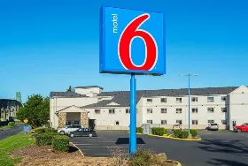 Photograph of Motel 6, Newport