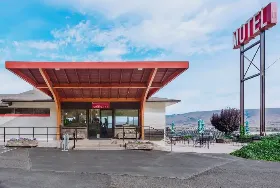 Photograph of Celilo Inn, The Dalles