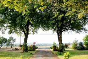Photograph of Dundee Manor Bed & Breakfast, Dundee