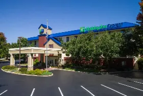 Photograph of Holiday Inn Express, Frazer