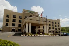 Photograph of Holiday Inn Express, Somerset