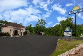 Photograph of Days Inn, Donegal
