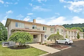 Photograph of Super 8, Canonsburg