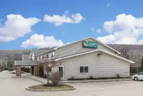Photograph of Quality Inn, Titusville