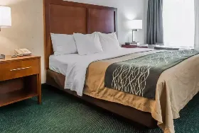 Photograph of Quality Inn, Waynesburg