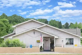 Photograph of Super 8, Coraopolis