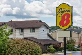 Photograph of Super 8, New Stanton