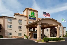 Photograph of Holiday Inn Express, Delmont
