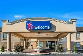 Photograph of Motel 6, Levittown