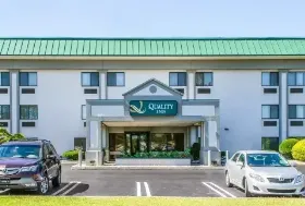 Photograph of Quality Inn, Harrisburg
