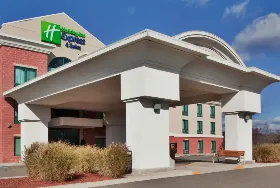 Photograph of Holiday Inn Express, Drums