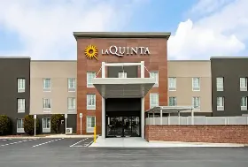 Photograph of La Quinta Inn & Suites, New Cumberland