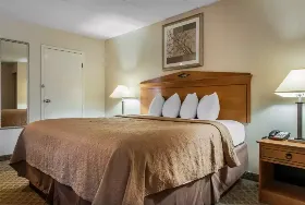 Photograph of Quality Inn, Erie
