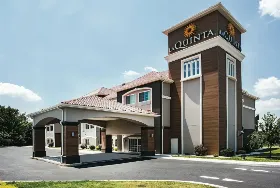 Photograph of La Quinta Inn & Suites, Chambersburg
