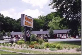 Photograph of Dutch Motel Shartlesville, Shartlesville
