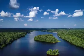 Photograph of Lake Naomi Club, Pocono Pines