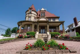 Photograph of Levi Deal Mansion Bed & Breakfast, Meyersdale