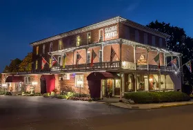 Photograph of Globe Lodging & Restaurant, East Greenville