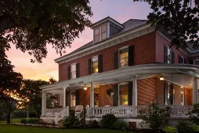 Photograph of Walnut Lawn Bed & Breakfast, Lancaster