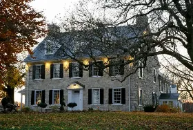 Photograph of Silverstone Inn & Suites, Lancaster