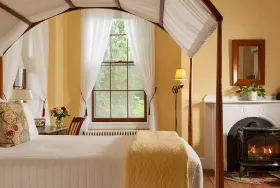 Photograph of Seven Sisters B&B At Mcewen Falls, Fredonia