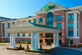 Photograph of Holiday Inn Express, Warwick