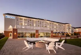 Photograph of Wyndham Newport Hotel, Middletown