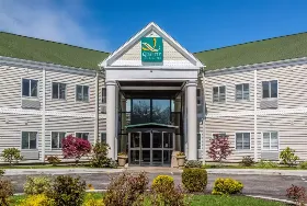 Photograph of Quality Inn, Middletown