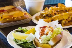 Photograph of Flo's Clam Shack, Middletown