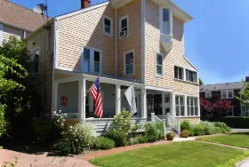 Photograph of Lionel Champlin Guest House, Jamestown