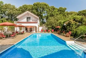 Photograph of The Villa, Westerly