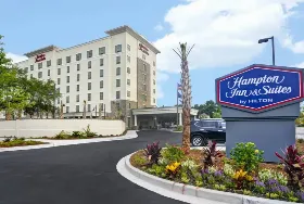 Photograph of Hampton Inn & Suites Charleston Airport, North Charleston