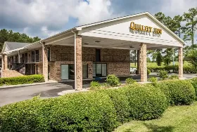 Photograph of Quality Inn, Manning
