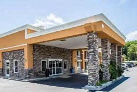 Photograph of Quality Inn, Greenwood