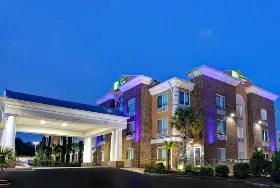 Photograph of Holiday Inn Express & Suites, Anderson