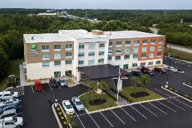 Photograph of Holiday Inn Express, Piedmont
