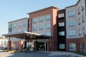 Photograph of Holiday Inn Express, Summerville