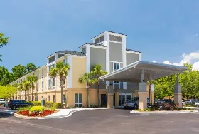 Photograph of Holiday Inn Express, Charleston