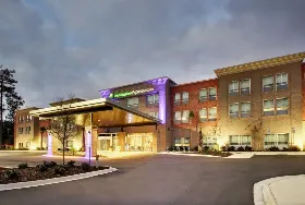Photograph of Holiday Inn Express, Mt Pleasant