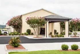 Photograph of Quality Inn, Mullins