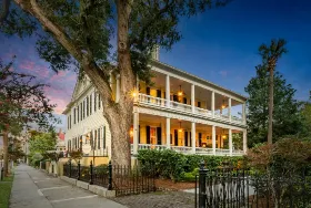 Photograph of Governor's House Inn, Charleston