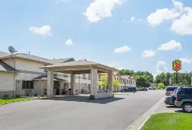 Photograph of Super 8, Brookings