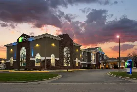 Photograph of Holiday Inn Express, Brookings