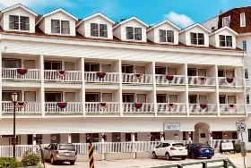Photograph of Roosevelt Inn, Keystone