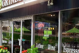 Photograph of Grapes & Grinds, Keystone