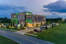 Photograph of Holiday Inn Murfreesboro, Murfreesboro