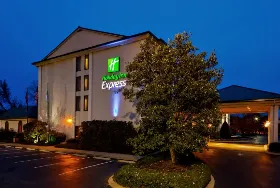 Photograph of Holiday Inn Express, Hendersonville