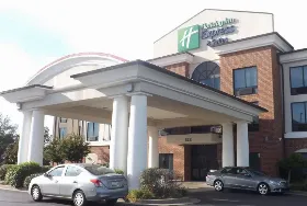 Photograph of Holiday Inn Express, Dyersburg