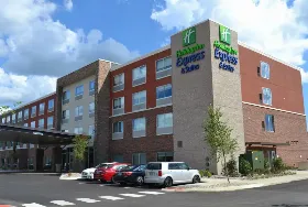 Photograph of Holiday Inn Express, Goodlettsville
