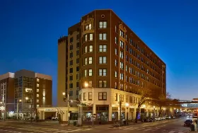 Photograph of Doubletree Hotel ( Downtown ), Memphis
